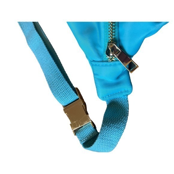 NWOT‎ Pink Lily Nylon Aqua with Gold Belt Bag w/ Adjustable Strap - Picture 4 of 12
